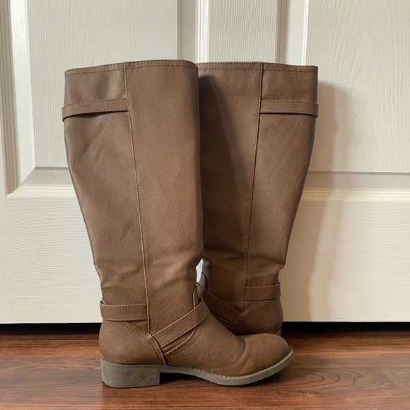 Boots - Picture 2 of 2